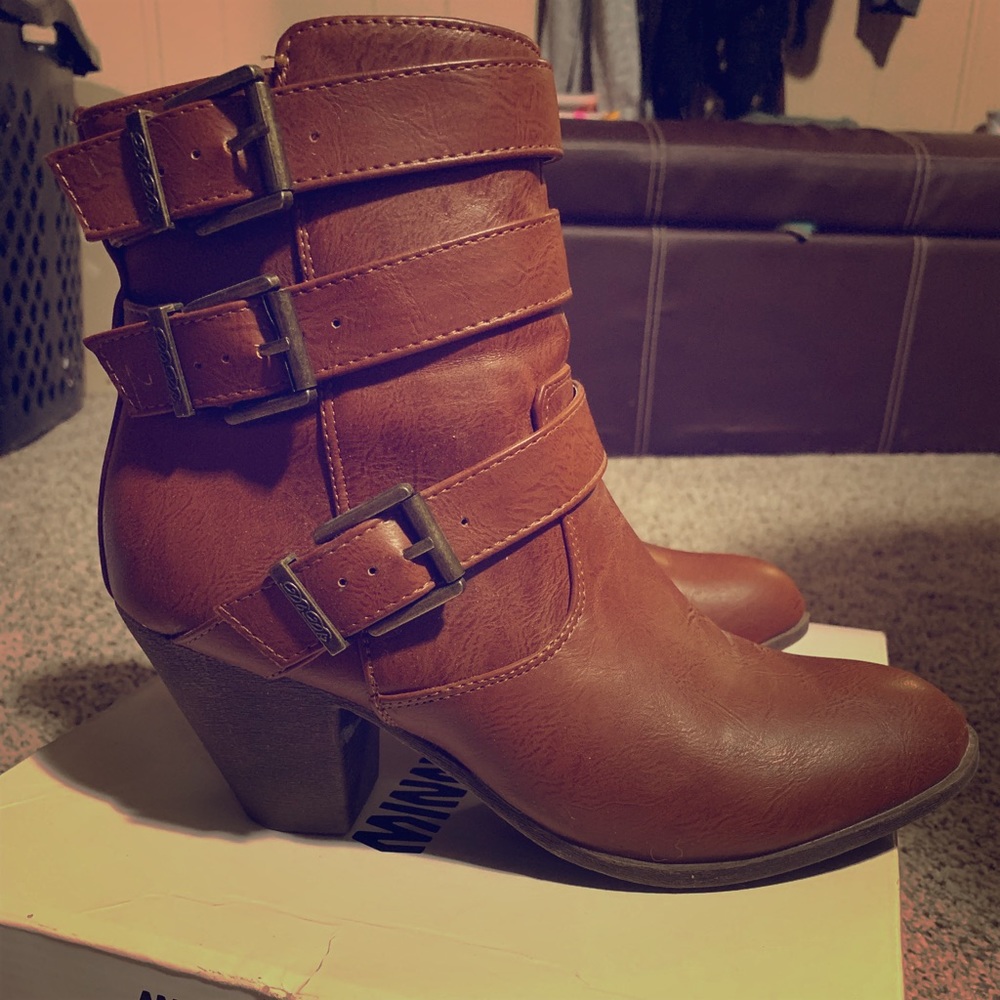 Minnetonka Blake Boot